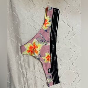 NWOT Victoria’s Secret Pink Thong Underwear